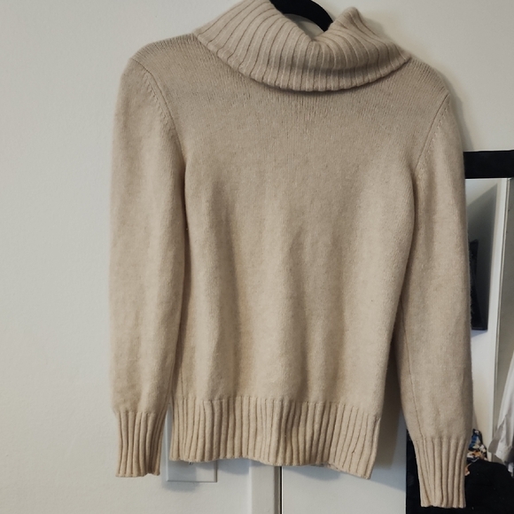 Cashmere Vintage Cream Cowl Neck Sweater with Ribbed Detailing - Picture 2 of 7